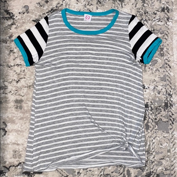 short sleeve top - Picture 1 of 3